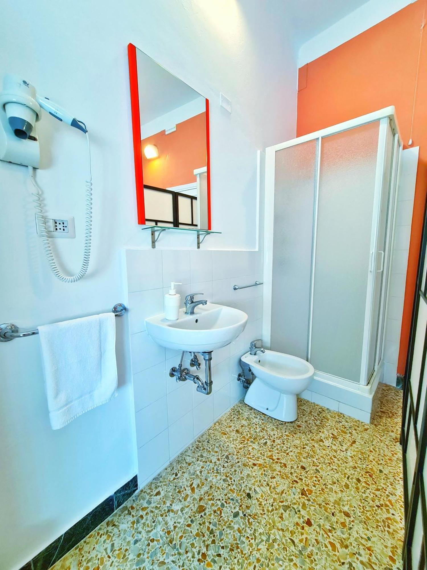 Lc Rooms Pisa Eksteriør bilde